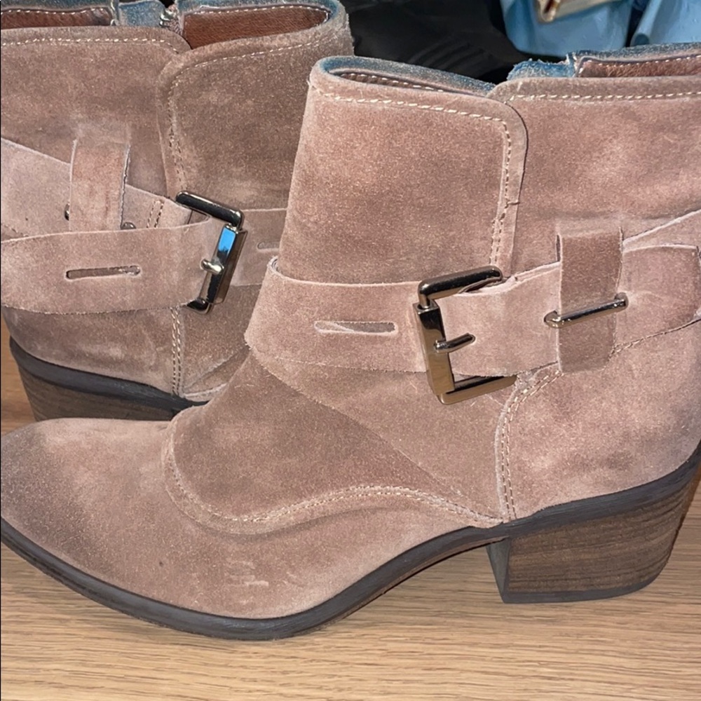 Donald j Pliner booties